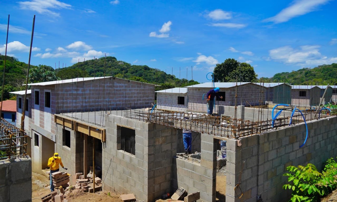 Reos trabajan en proyecto habitacional de Nuevo Cuscatlán que beneficiará a decenas de familias reos-trabajan-en-proyecto-habitacional-de-nuevo-cuscatlan-que-beneficiara-a-decenas-de-familias